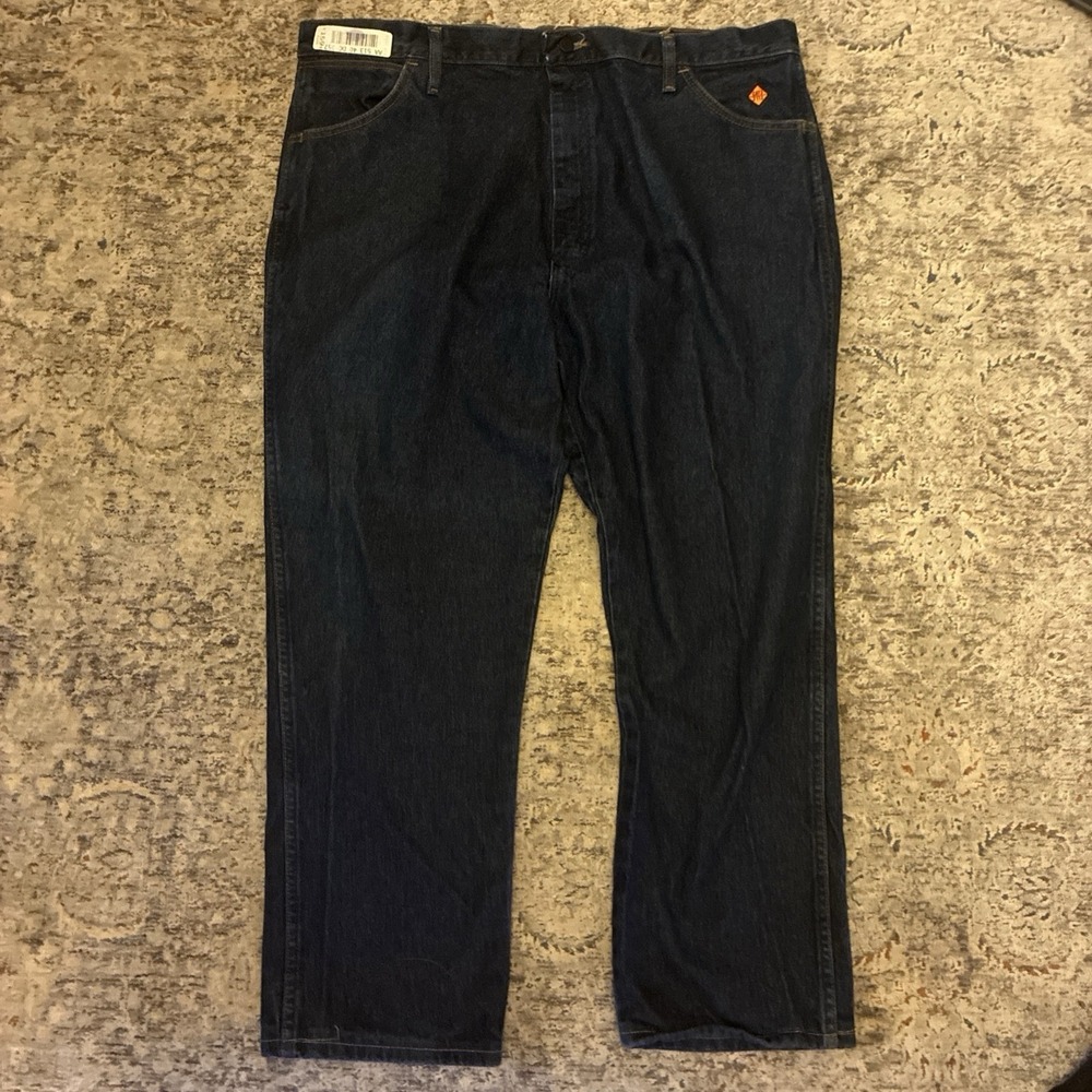 New Men's Wrangler Flame Resistant 13 Original Jeans Size 42X32 NWOT - Picture 3 of 7